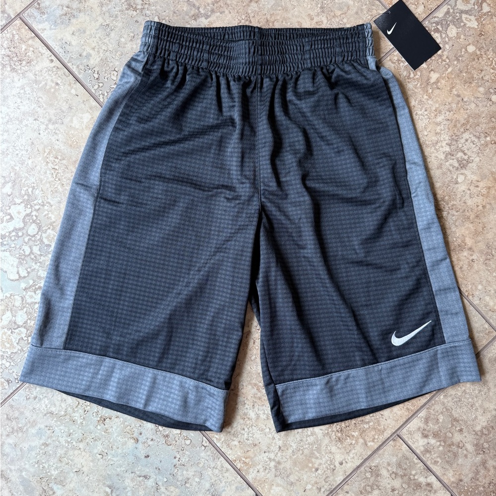 NWT! Nike Men's Black and Gray Athletic Basketball Shorts